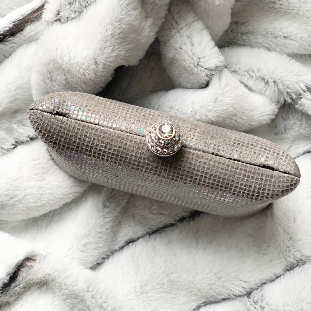 MEvening CLUTCH Rhinestone Closure with Chain - Picture 4 of 5
